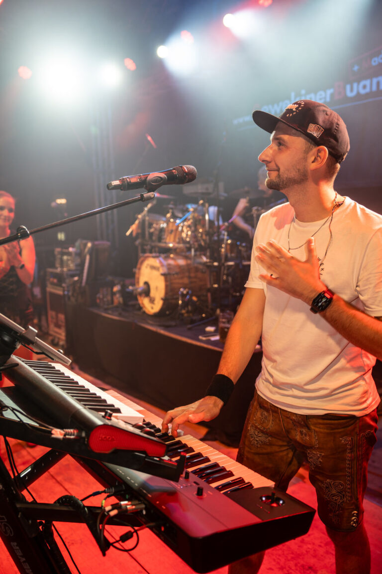 370 - Gäubodenfest 2025 - Gewekiner Buam+Madl-370