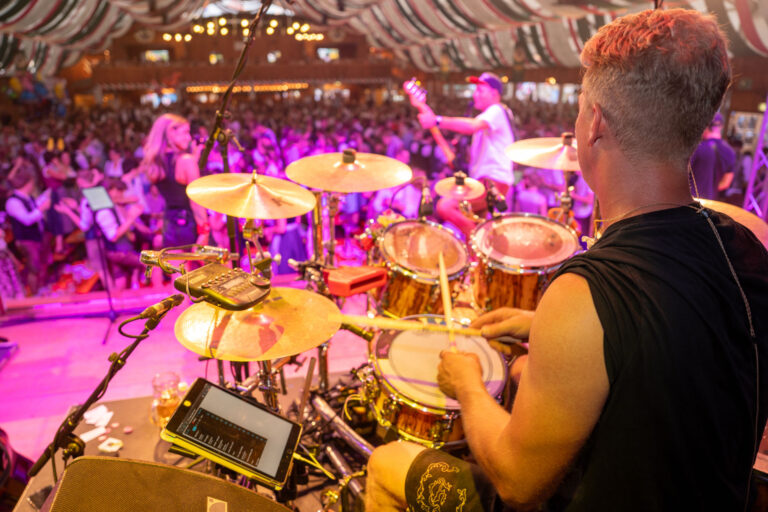 82 - Gäubodenfest 2025 - Gewekiner Buam+Madl-82